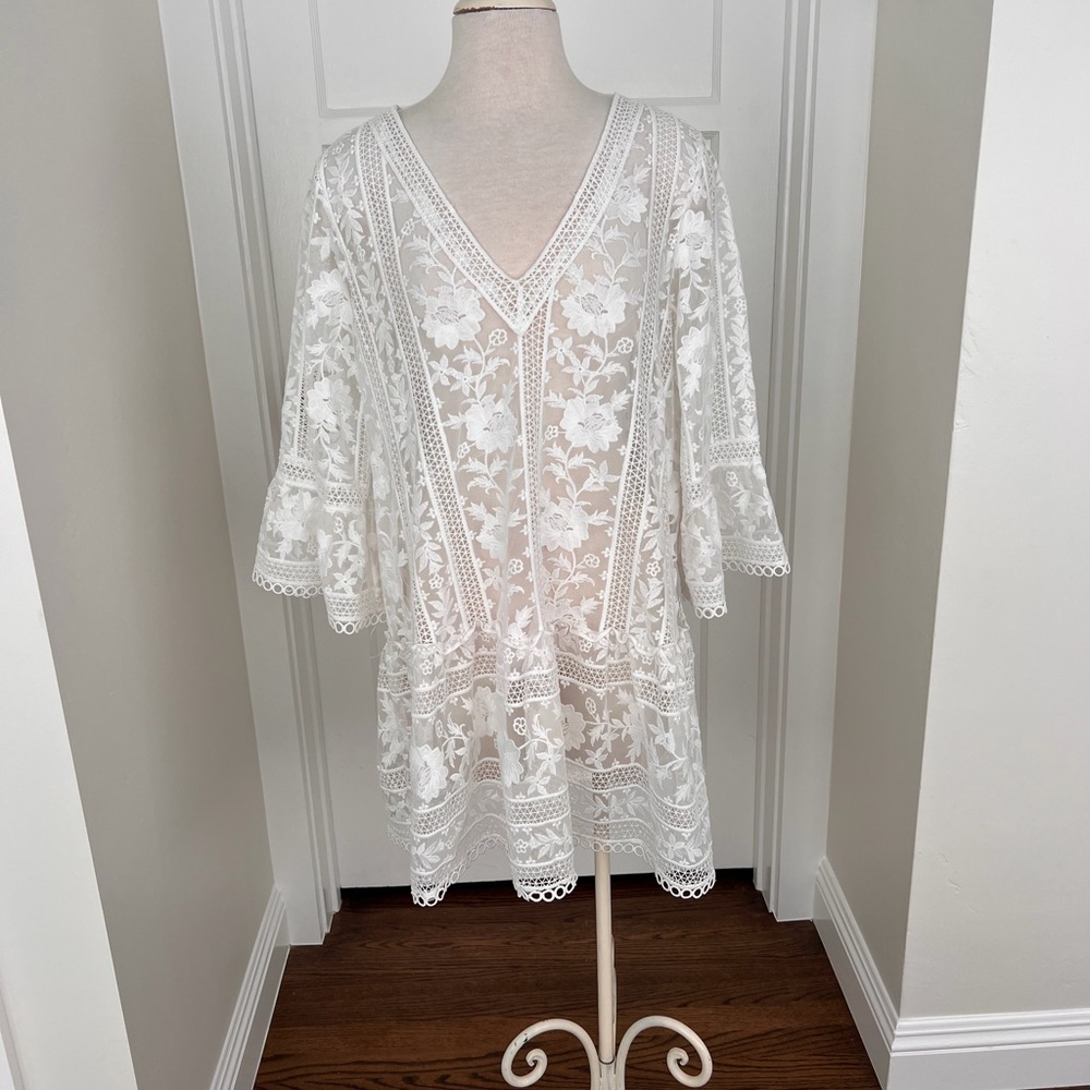 Antica Sartoria White Floral Lace V-Neck Dress